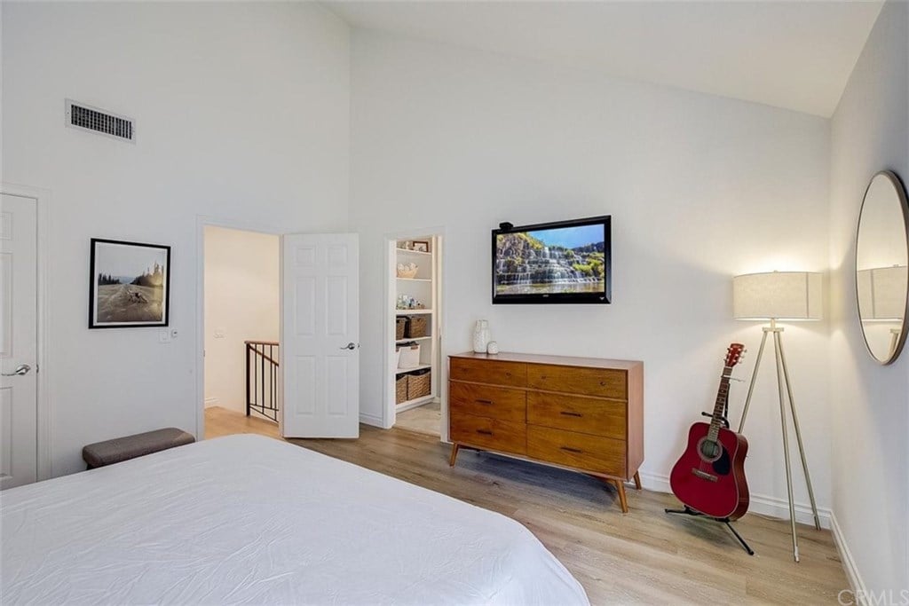 5743 Monte Vista St, Unit 6