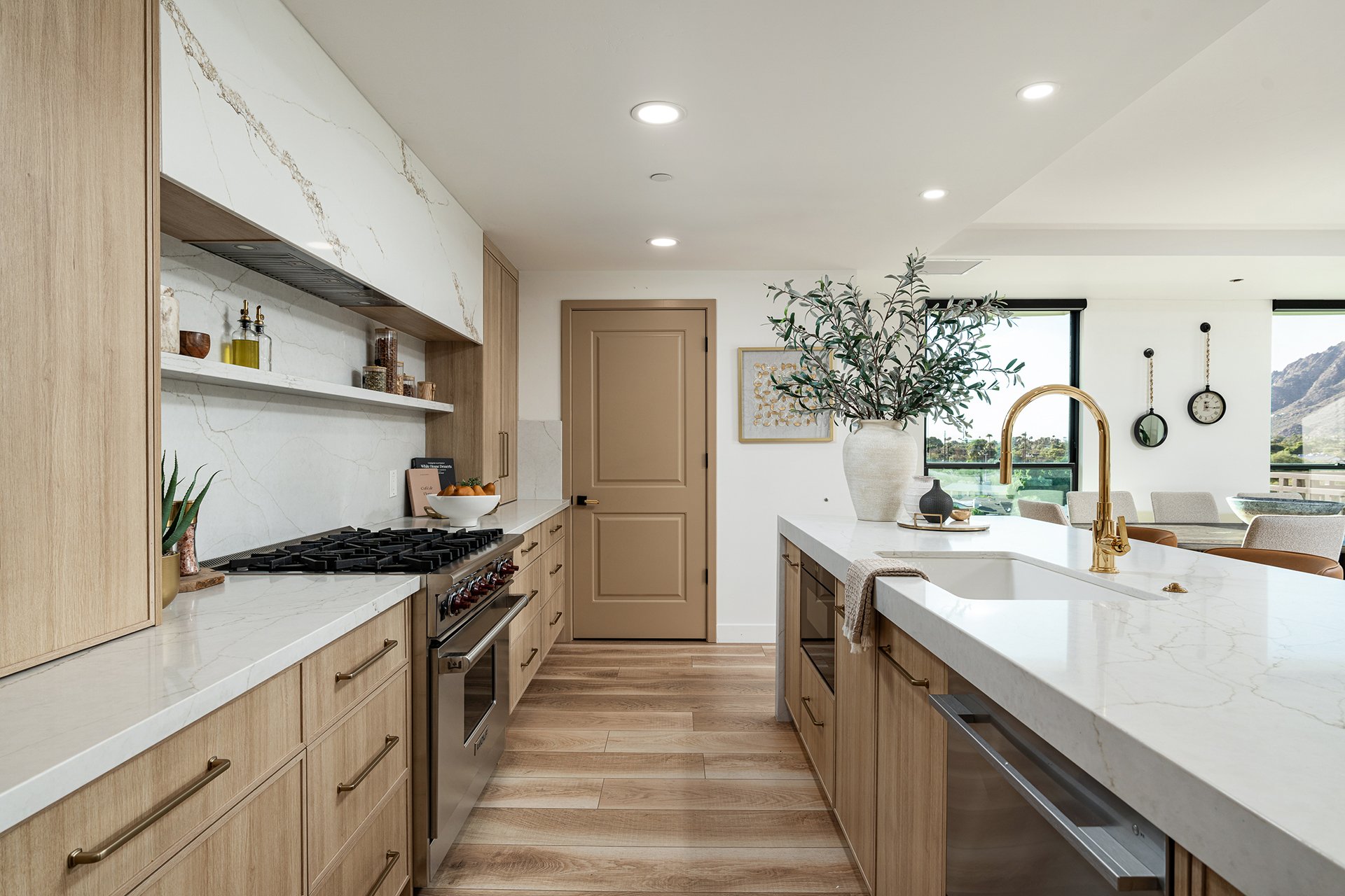 6803 E MAIN Street, 5511