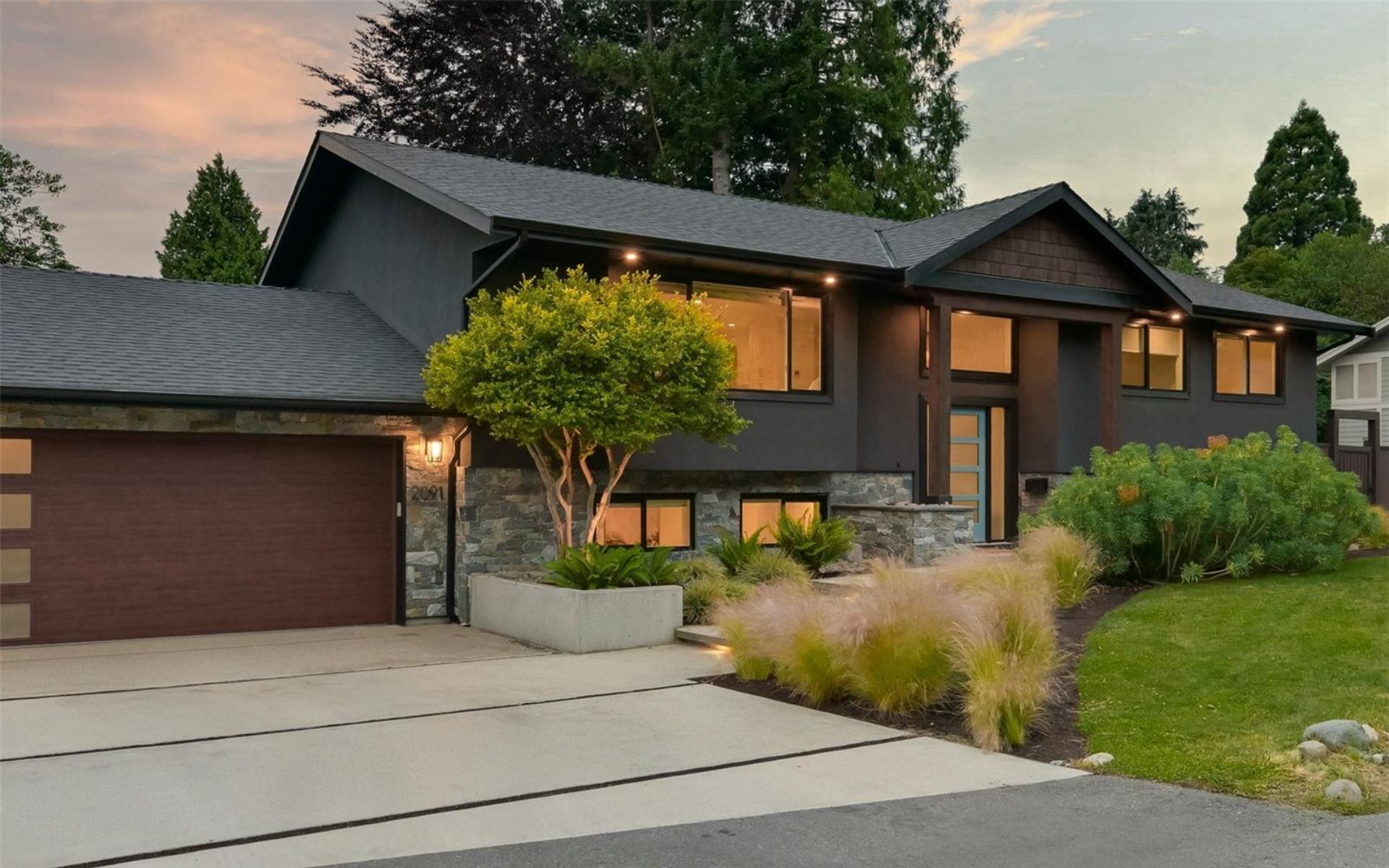 2091 Stonehewer Pl