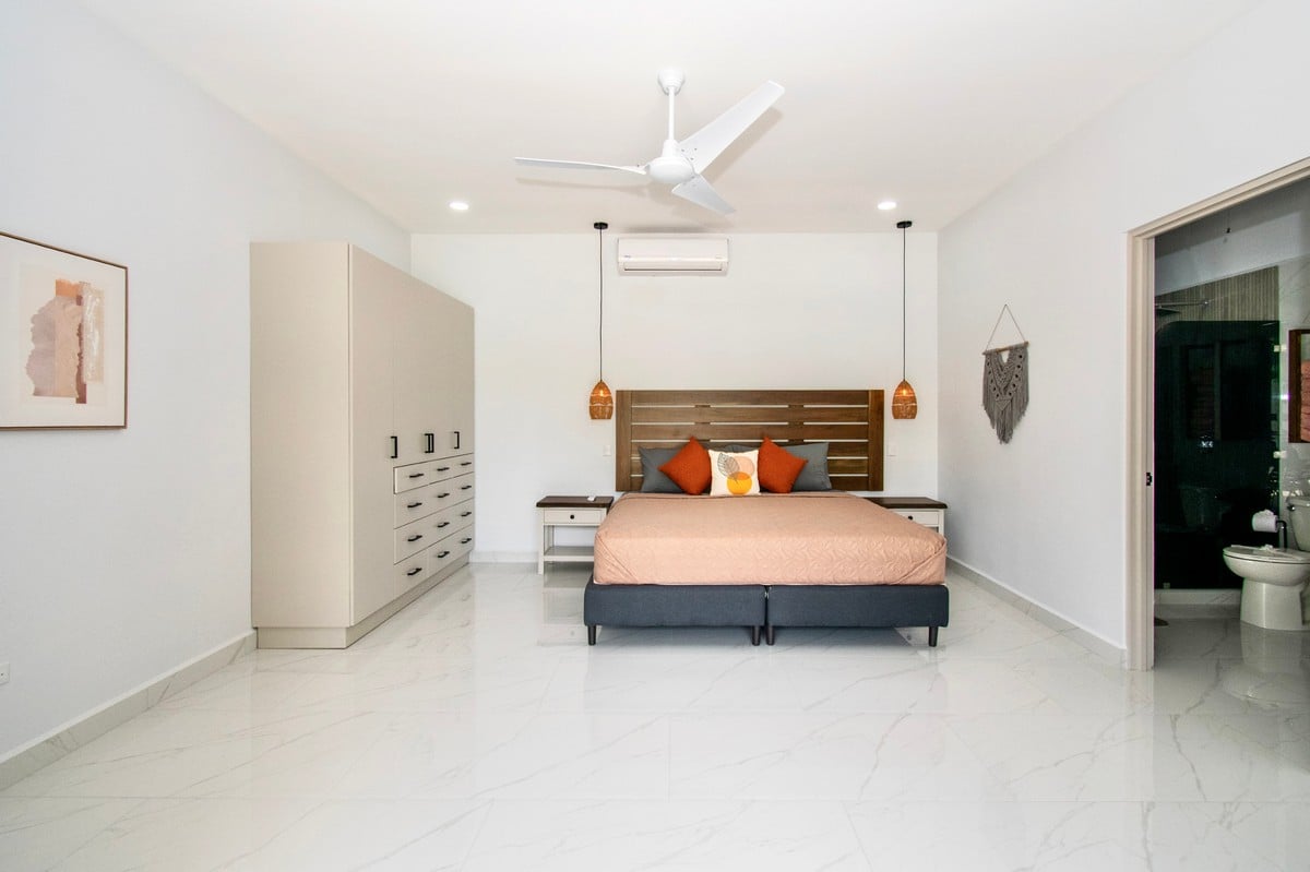 0.14 ACRES – 3 Bedroom Newly Built Modern Home Pool, Privacy, Only 5min Walk to the Beach!!!!