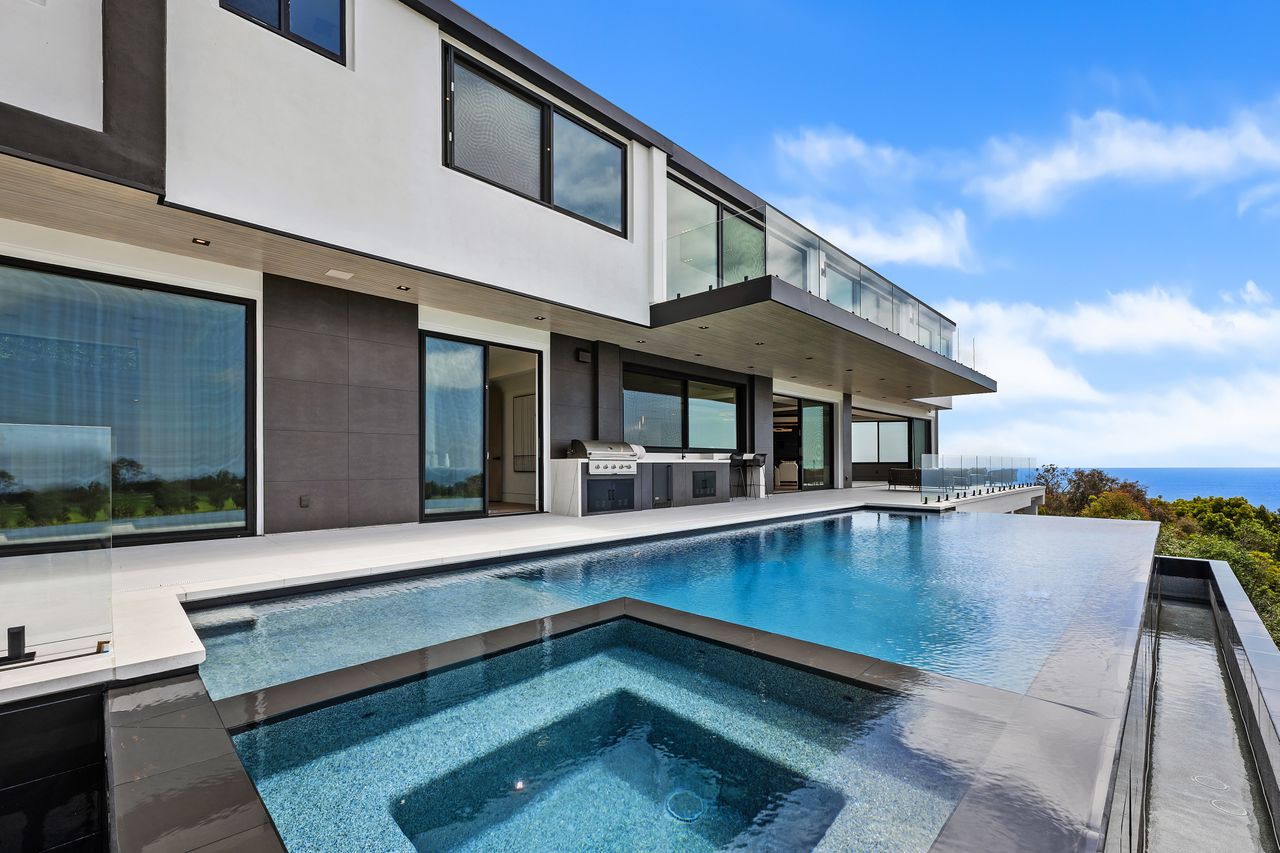 6627 Muirlands Dr, La Jolla, CA 92037