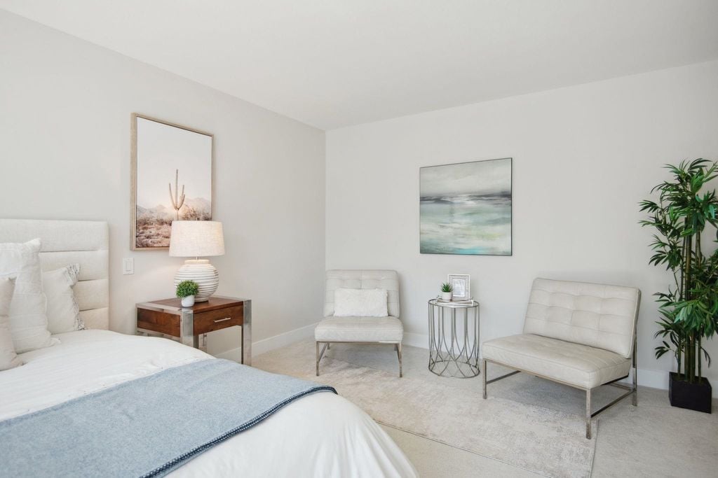 499 Broughton St, #1402
