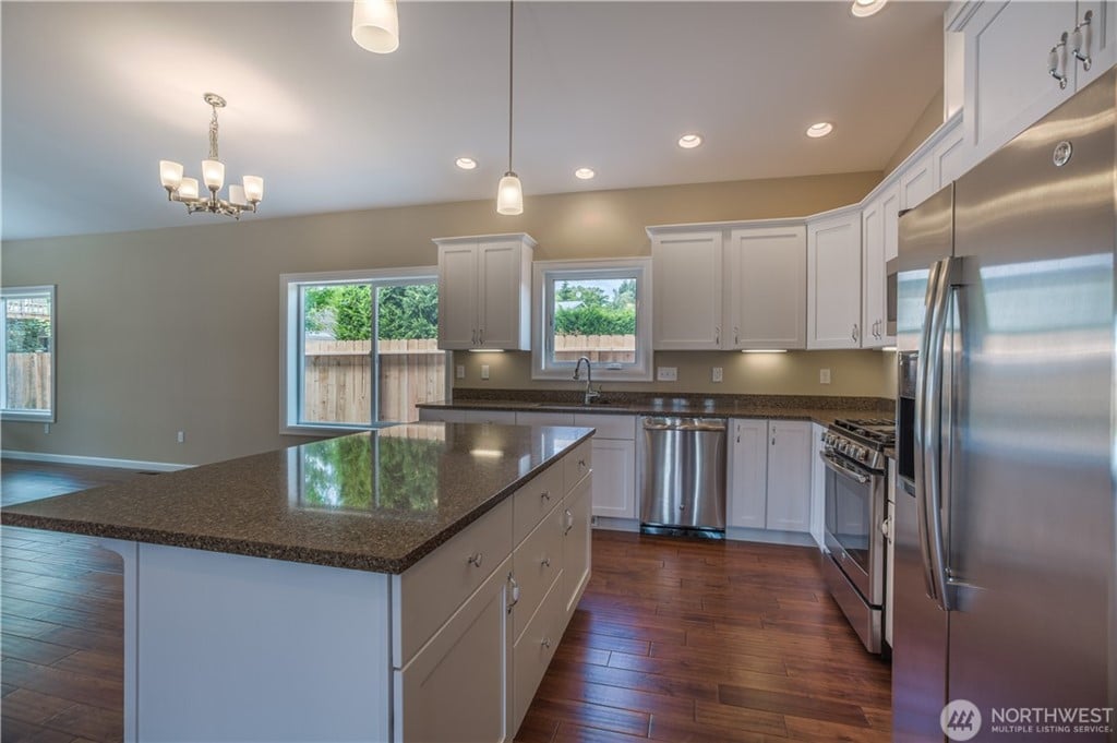 215 Village Dr