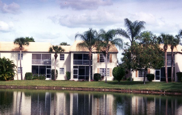 Naples Bath And Tennis