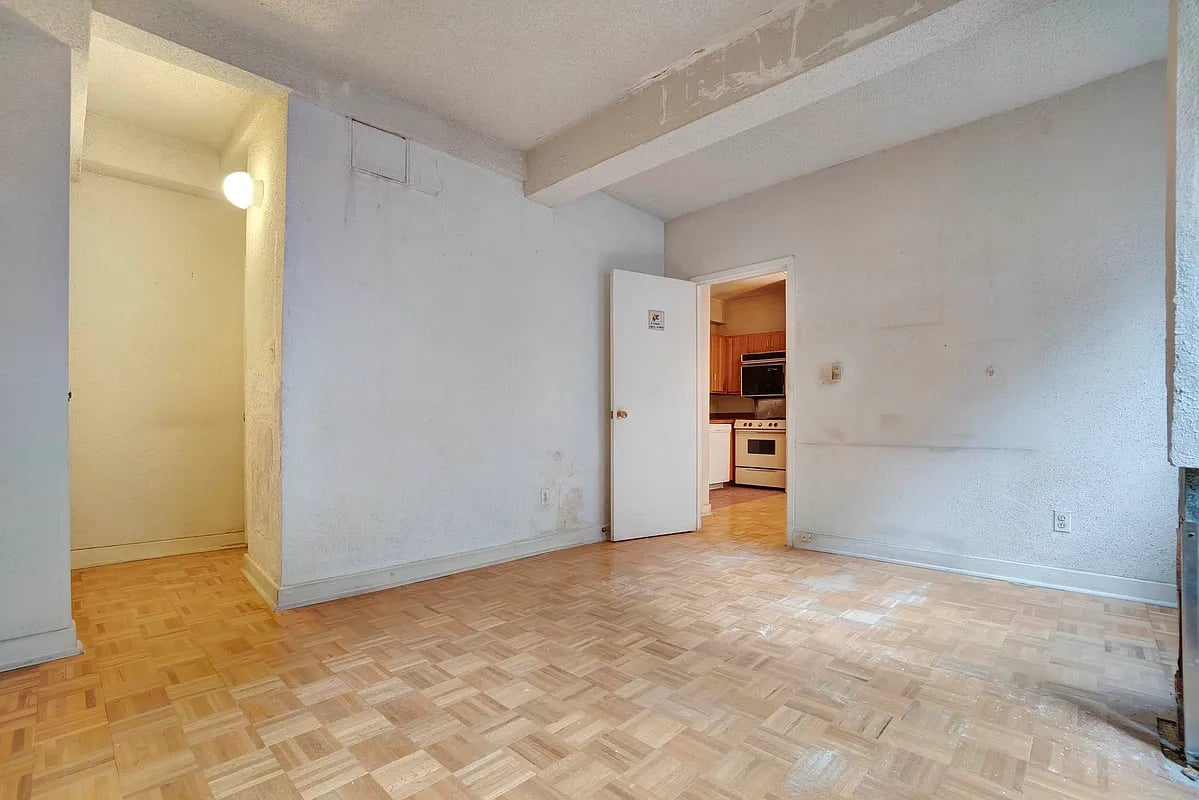 2166 Broadway #11F