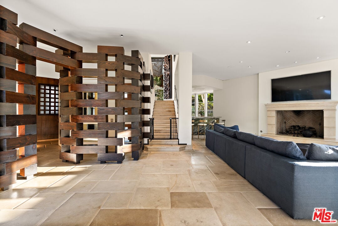 Century Woods Dr, 90067