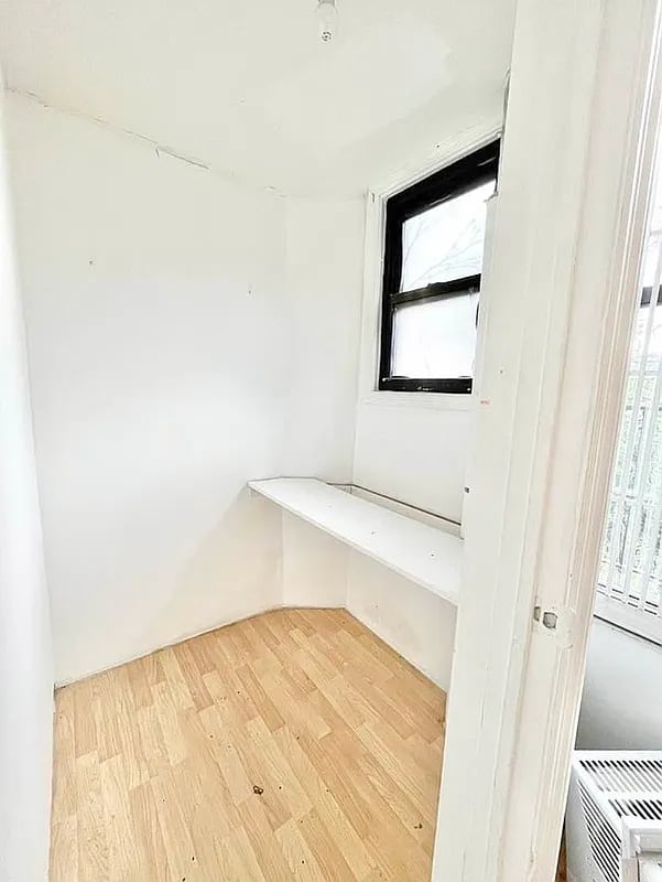 369 Menahan Street #1R