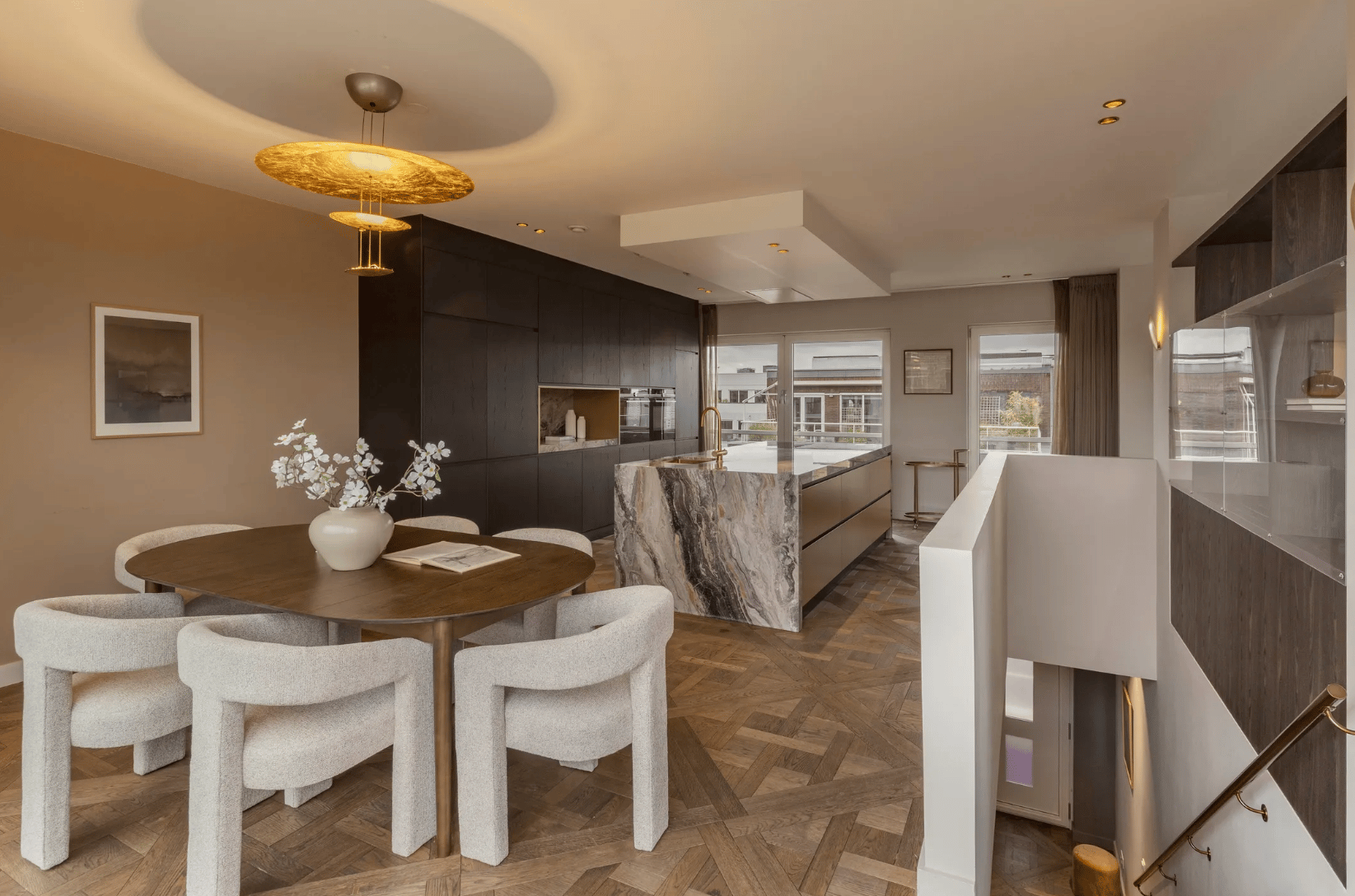 HIGH-END PENTHOUSE