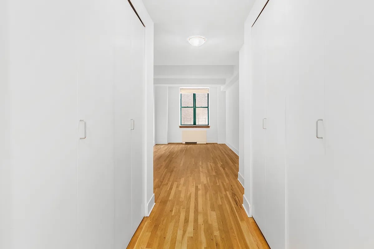 53 North Moore St, #4D