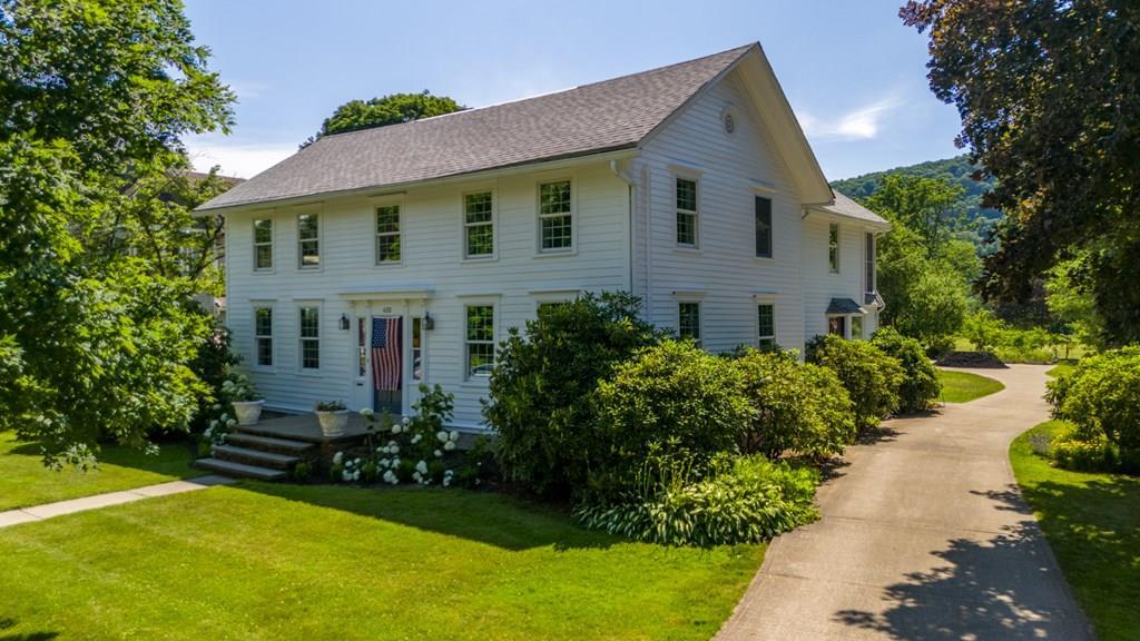 632 S Main St