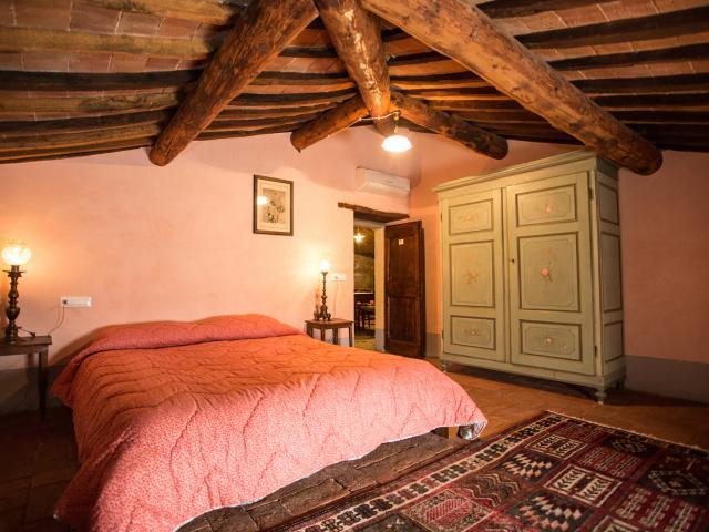 Enchanting Countryside Estate in Arezzo