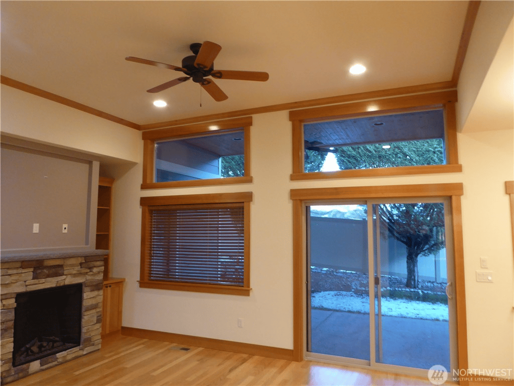 541 Village Dr