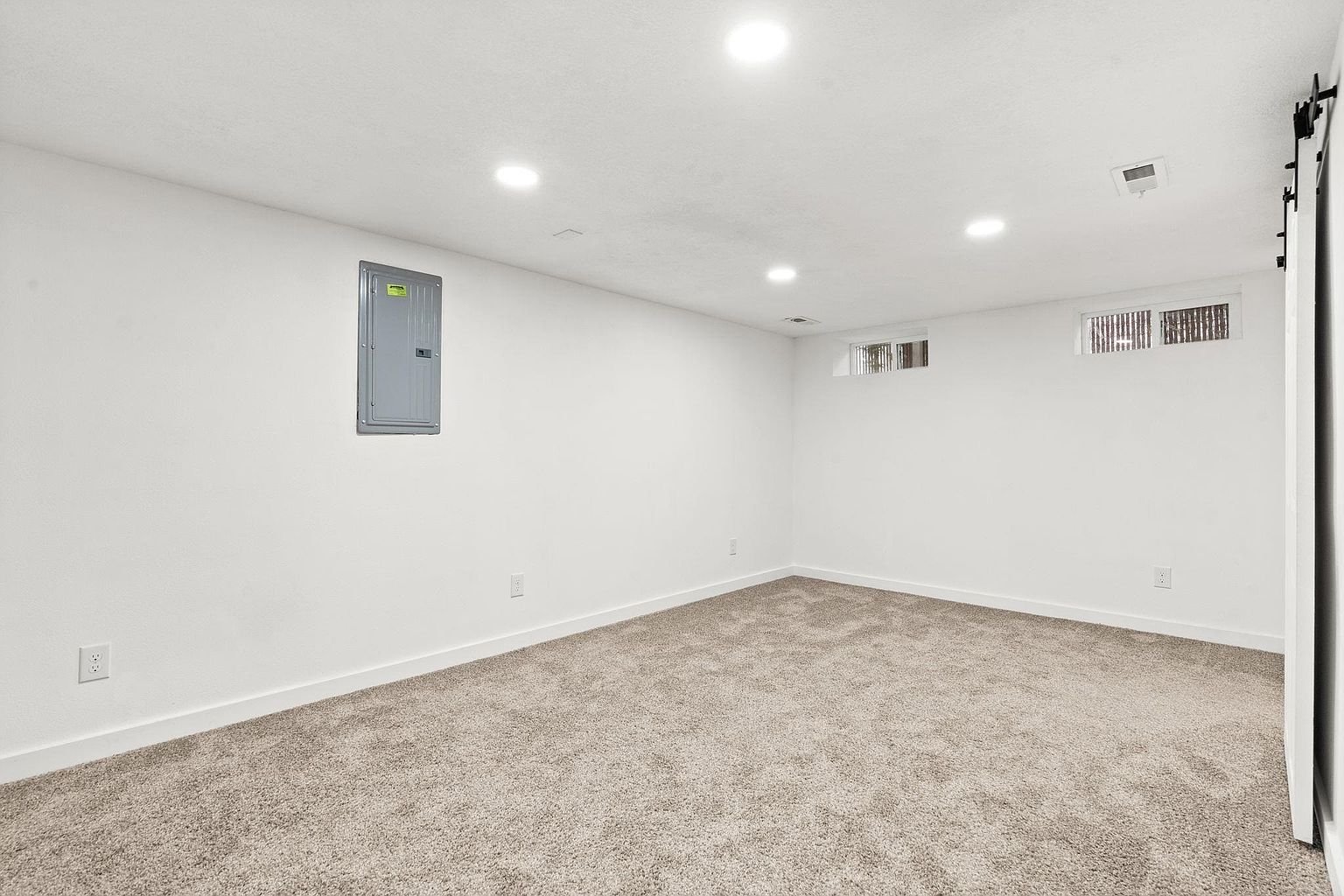 2417 W Sanson Ave
