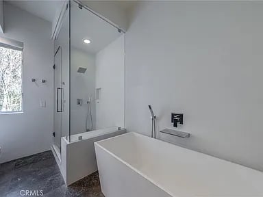 7350 Pacific View Dr