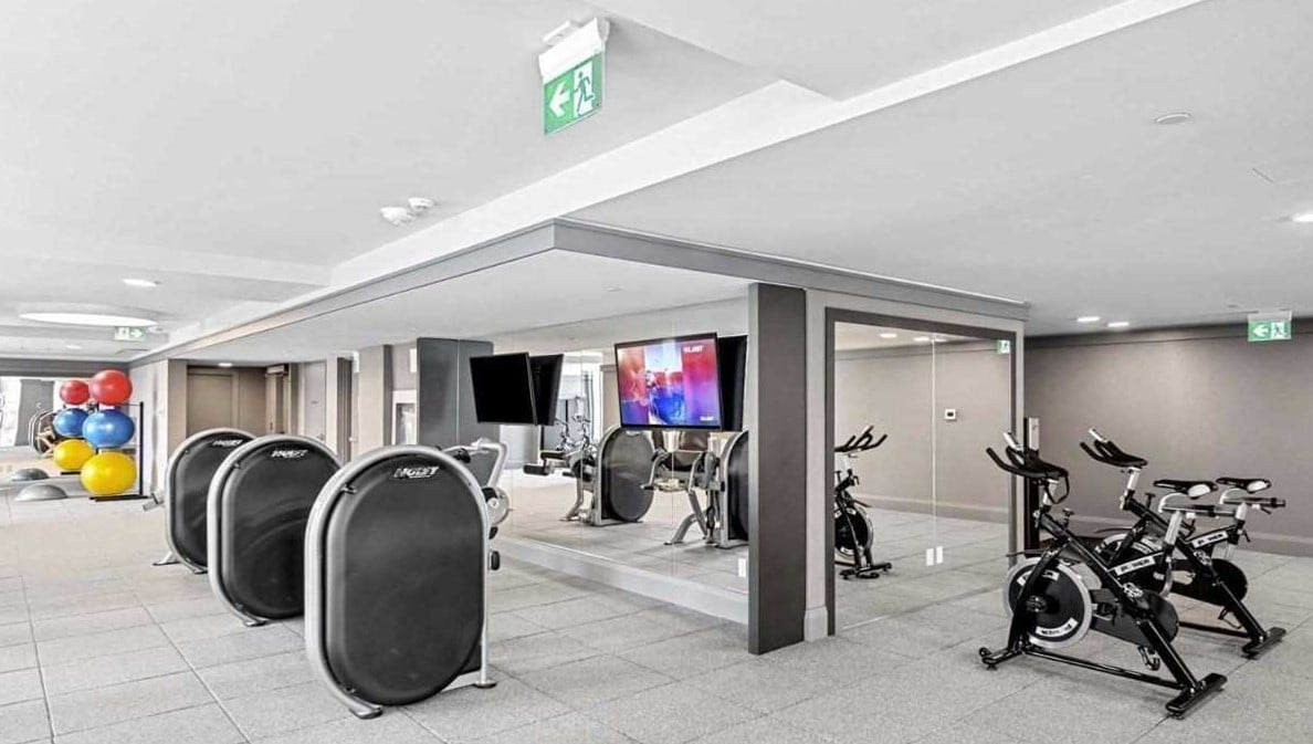 Cumberland Tower Suite 1812