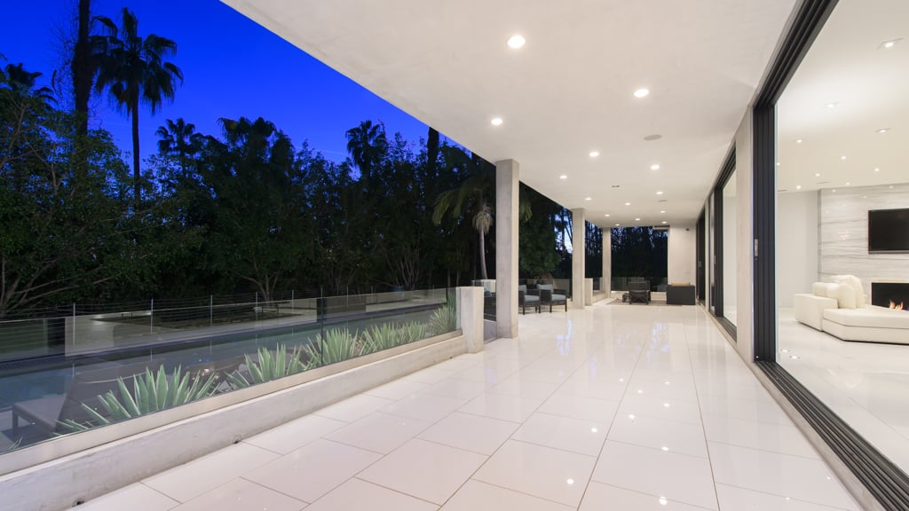 Crown Manor