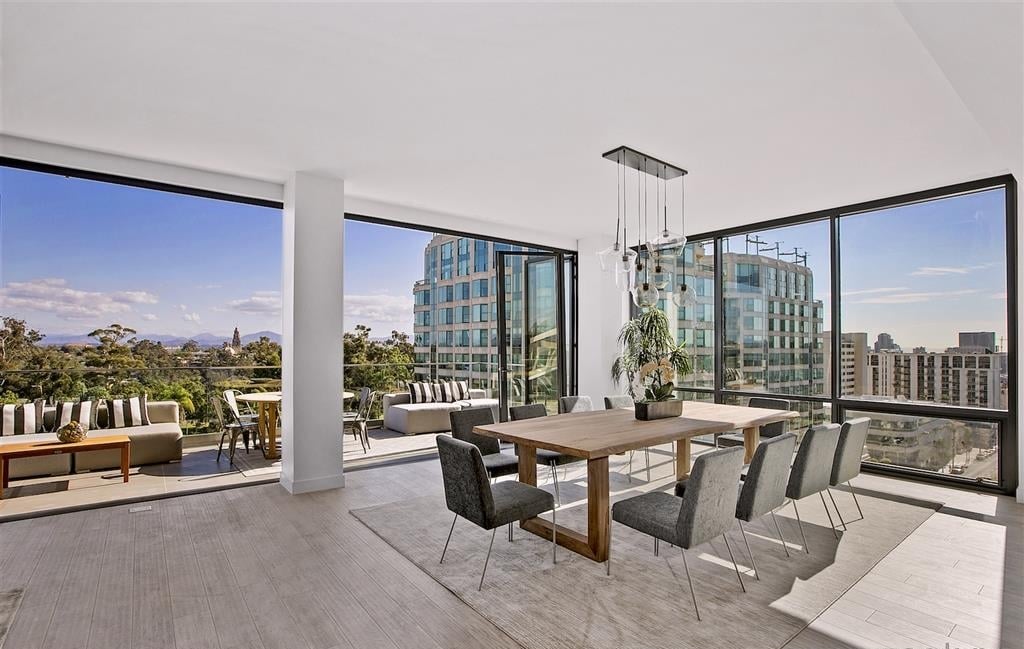 2604 Fifth Ave, #902