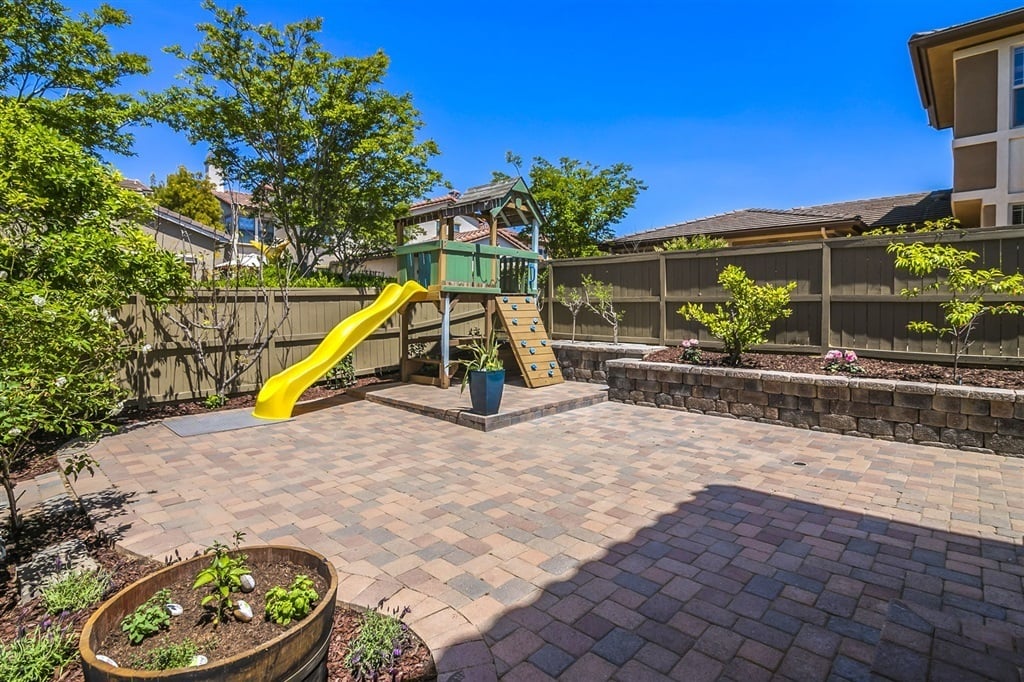 15740 Paseo Del Sur