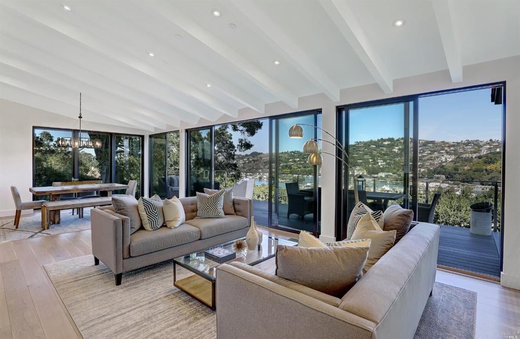 Stunning Contemporary Renovation