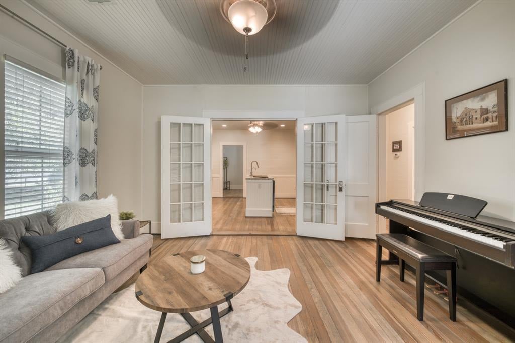 134 Houston St New Ulm, Tx 78950