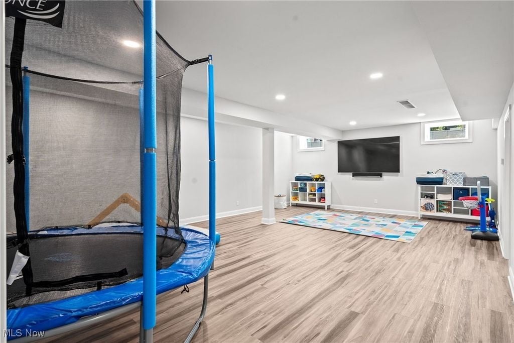 300 Woodridge Ln