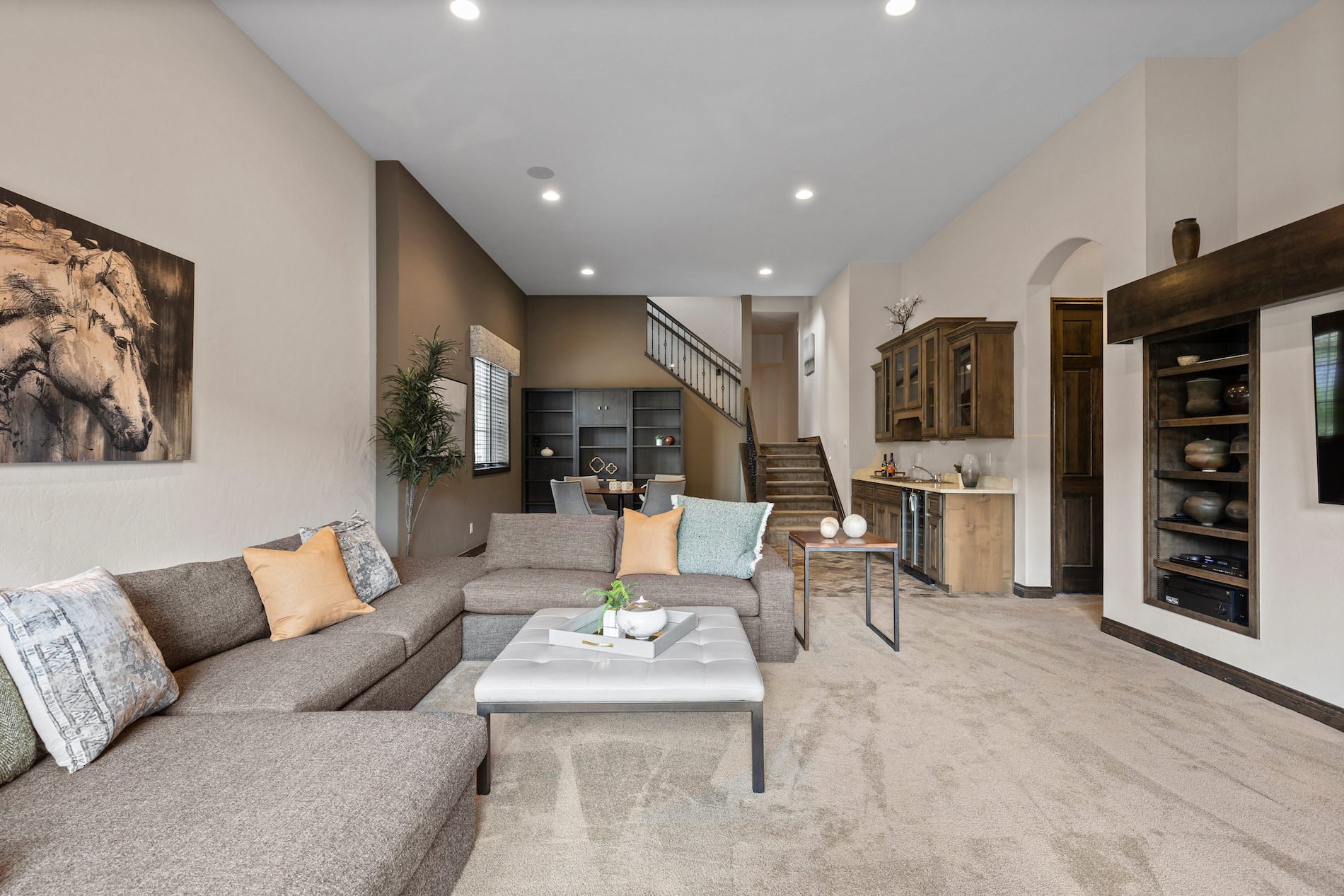 8122 Raphael Lane