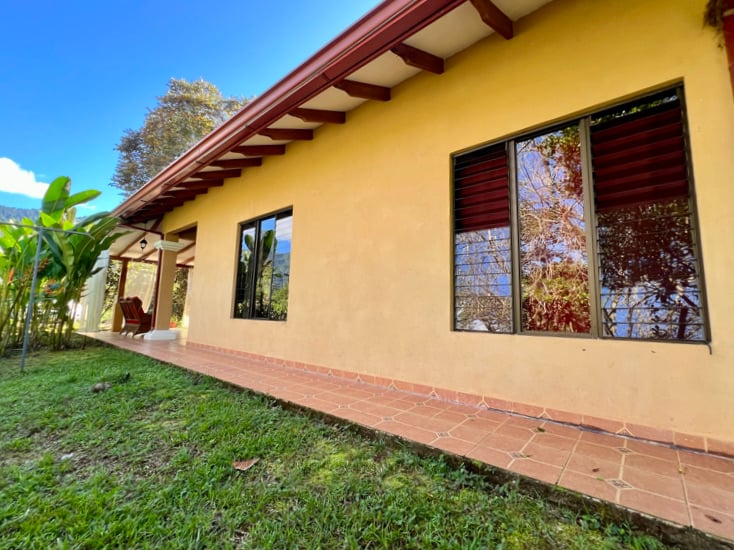 Peaceful 2-Bedroom Home in a Lush Garden in Ojochal