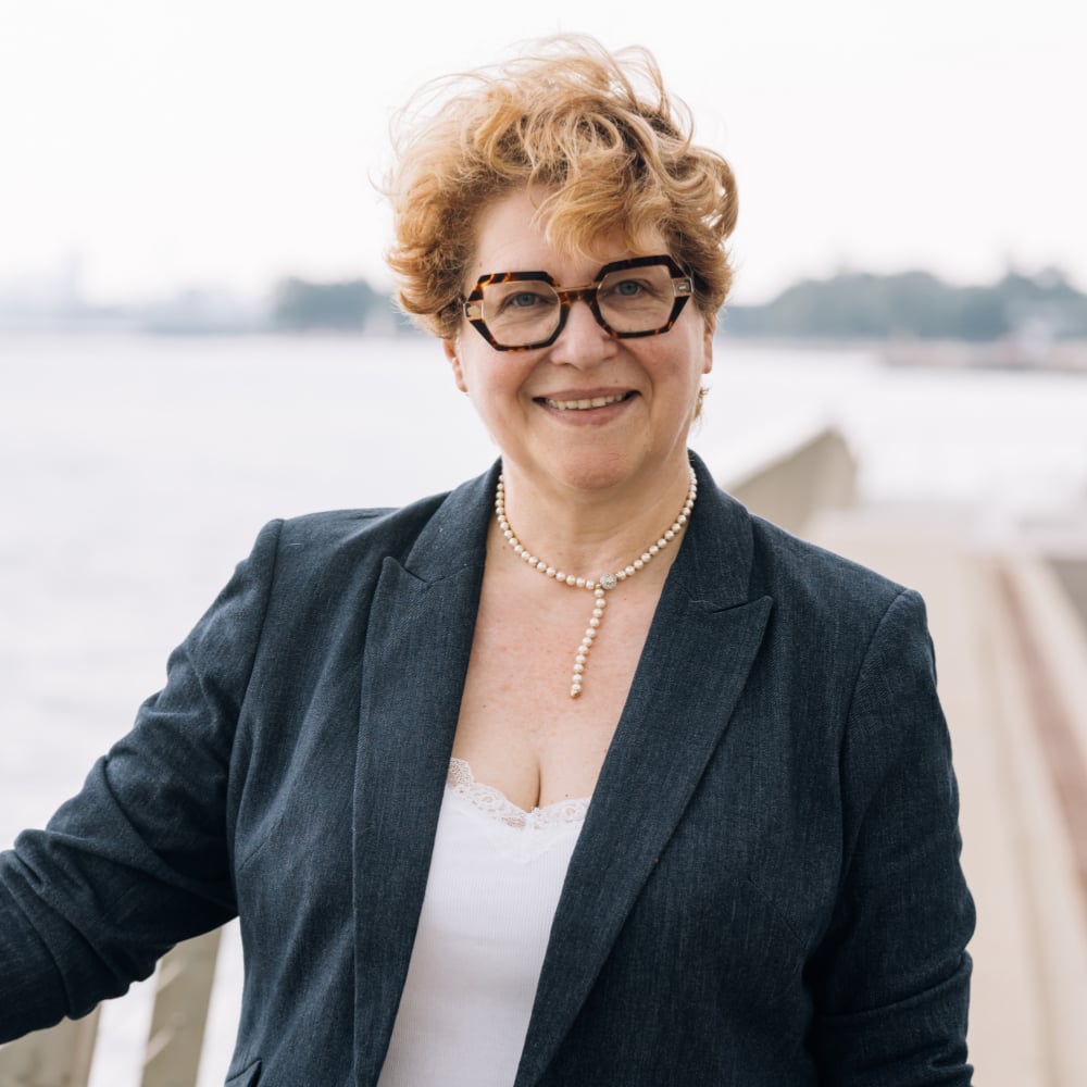 Veronique MacDonald photo