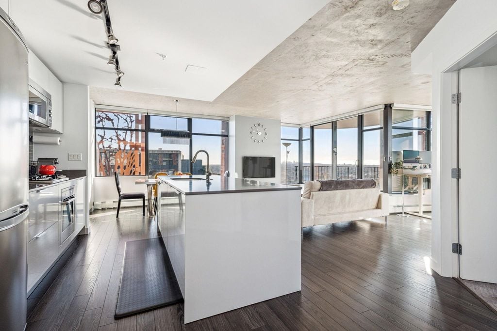 128 W Cordova St, #3506
