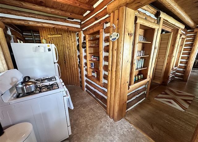 Randall's Point End Cabin 
