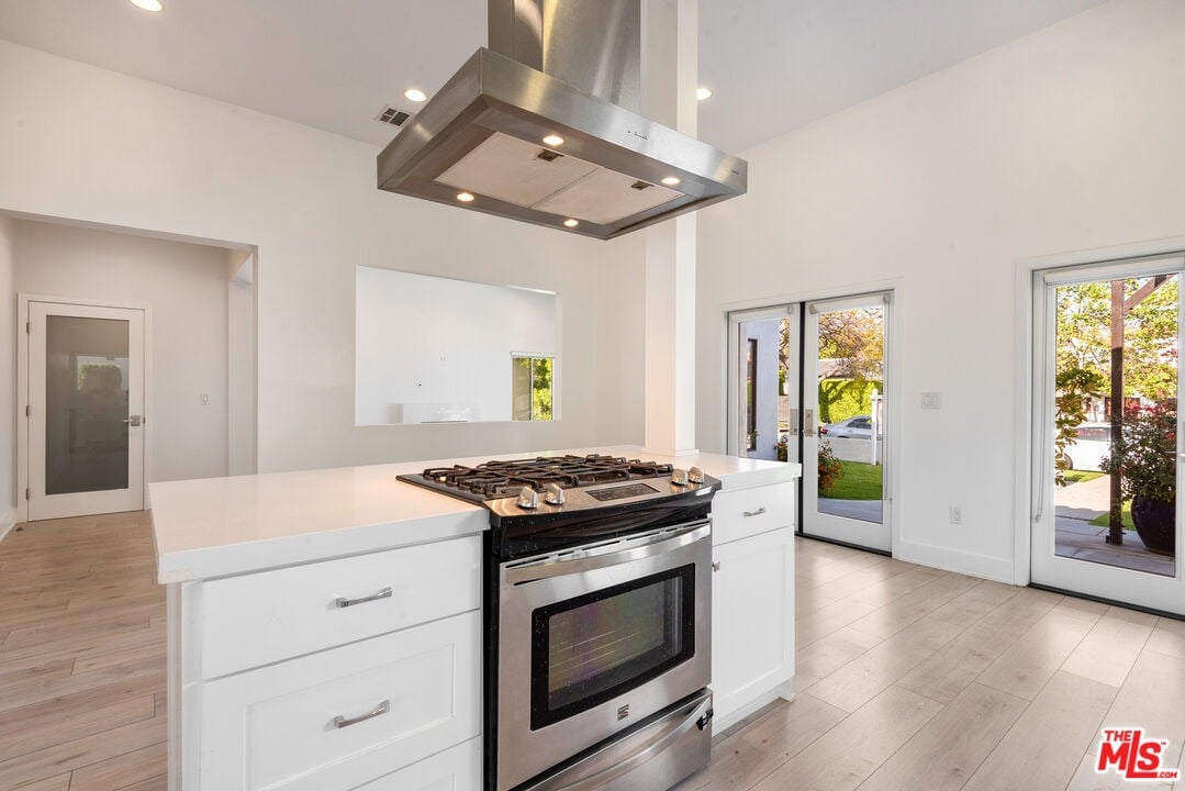 455 N La Jolla Ave