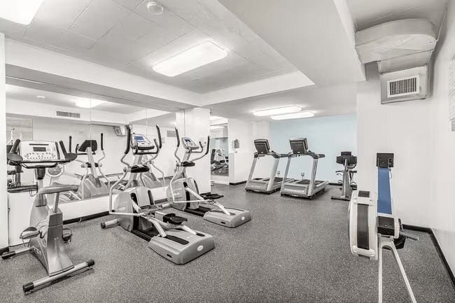 310 E 44th St, #1501