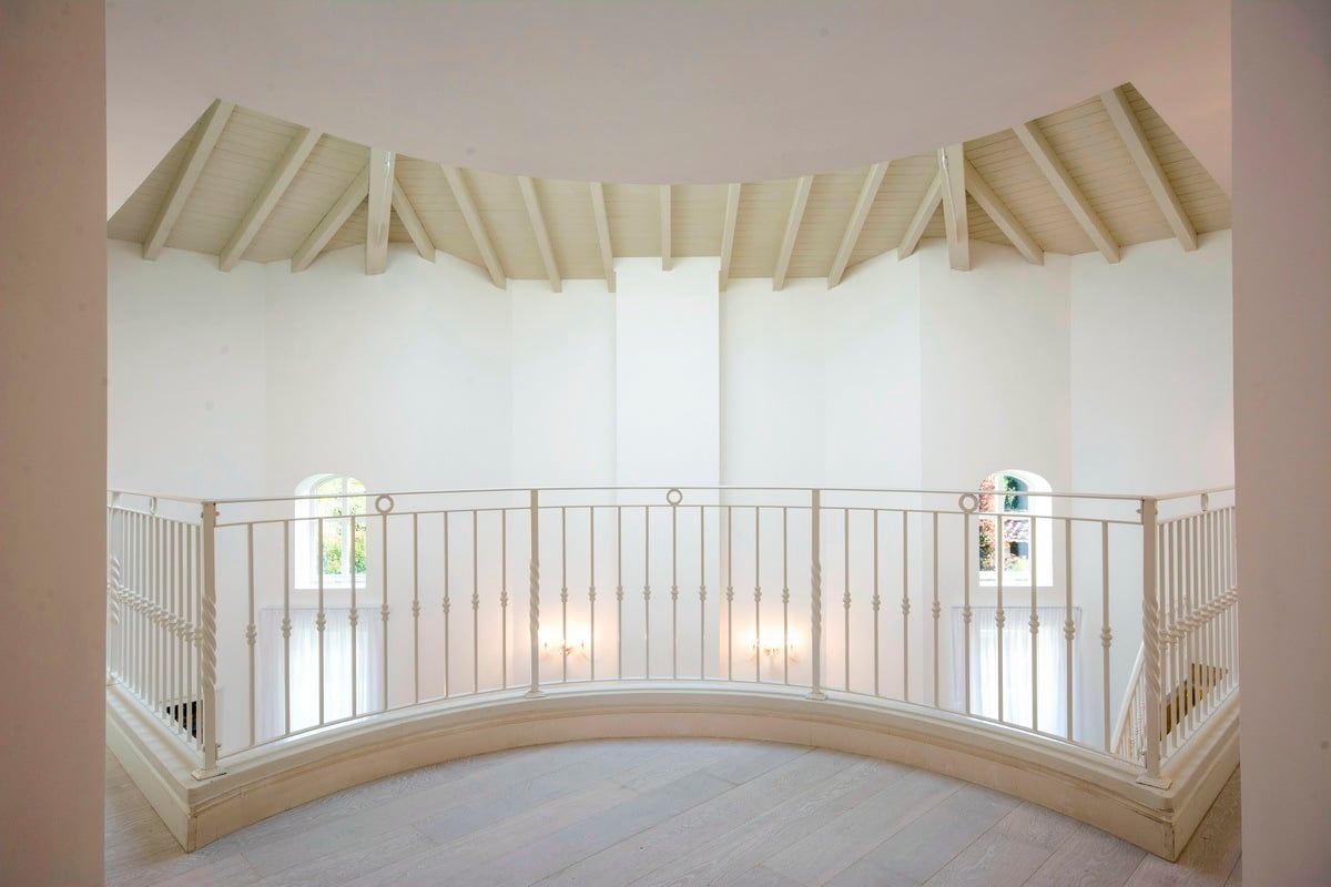 New Luxury Villa with Large Pool and Gardens in Forte dei Marmi