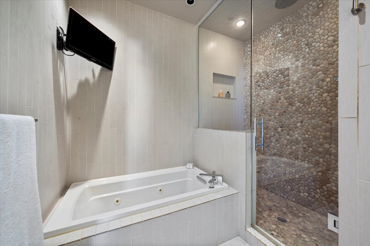 1821 N Larrabee Unit 2