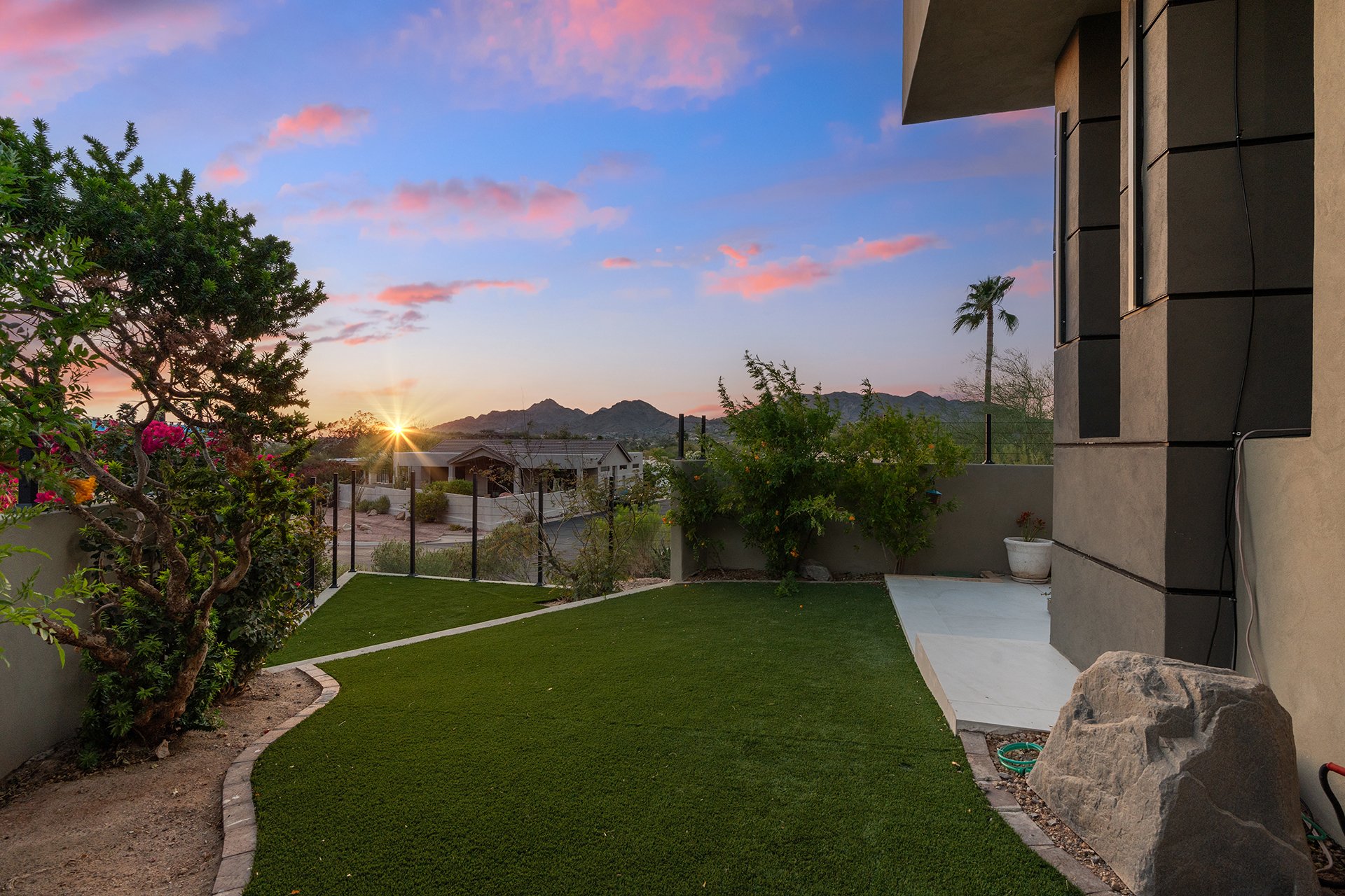 5905 N ECHO CANYON Lane