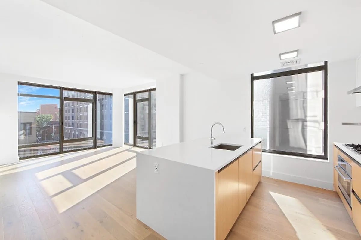 319 Schermerhorn Street Unit: 4B