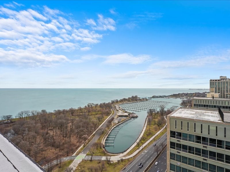 3600 N Lake Shore Dr #207, Chicago, IL 60613