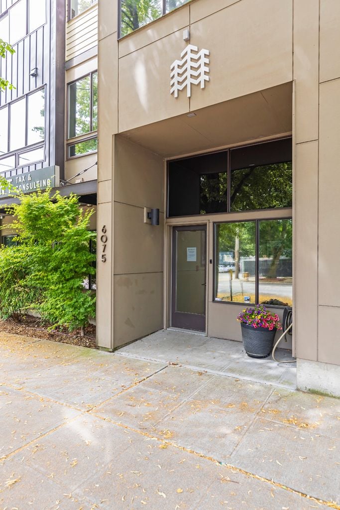 6075 California Ave SW | Office Sublease