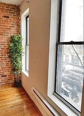 402 East 69th St #10