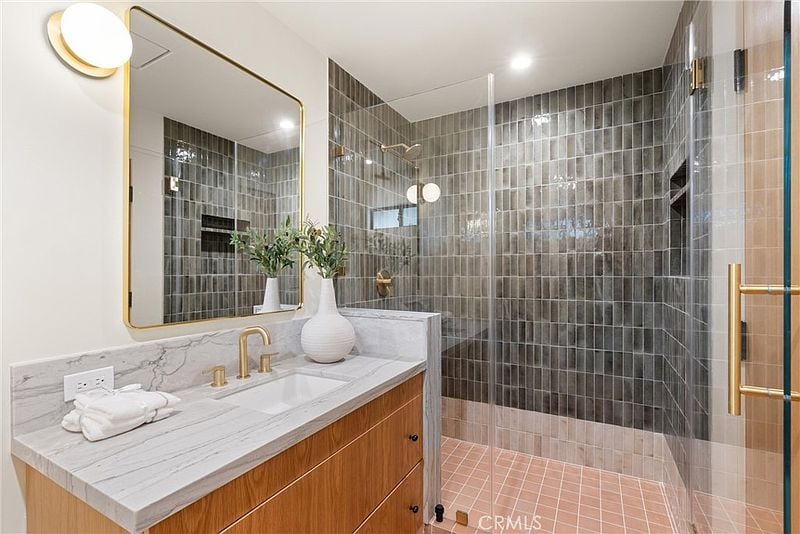 3080 Country Club Dr