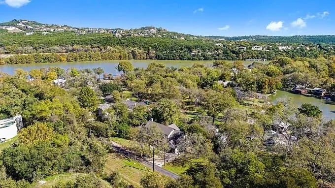 4711 Laguna