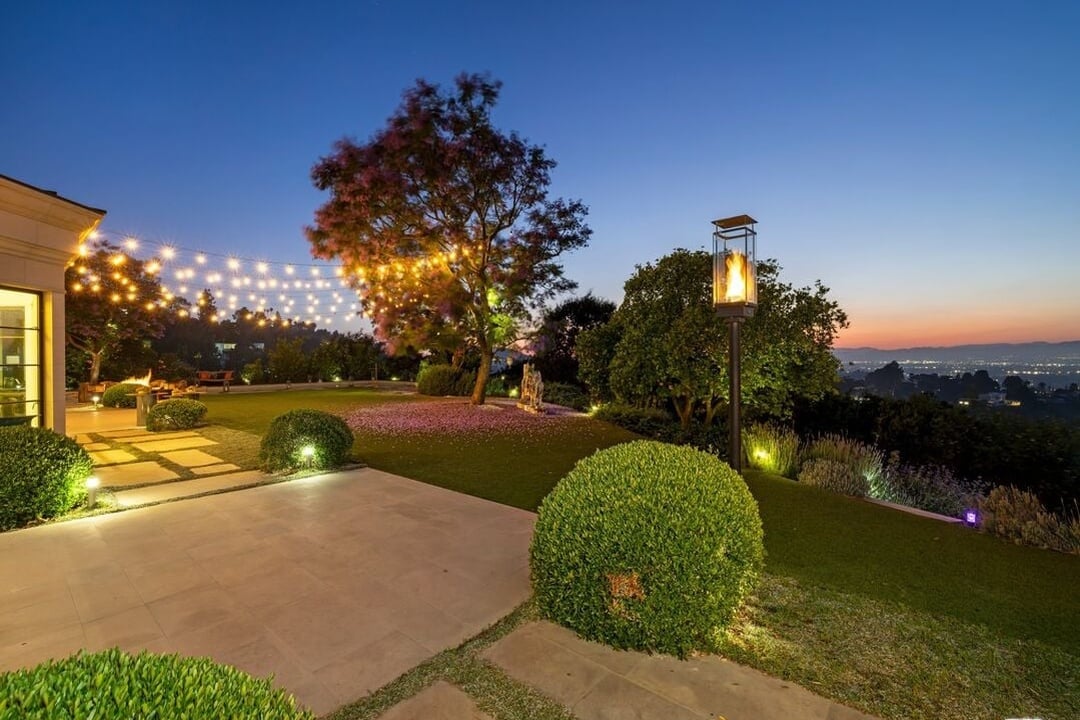 Stone Ridge Ln, 90077