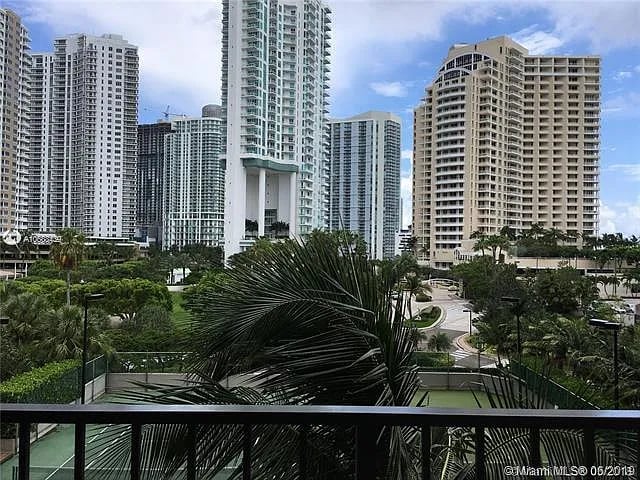 520 Brickell Key Dr #A616