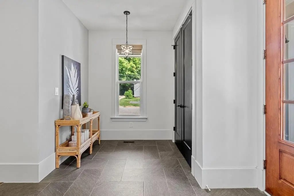 1208 S Bloodworth St