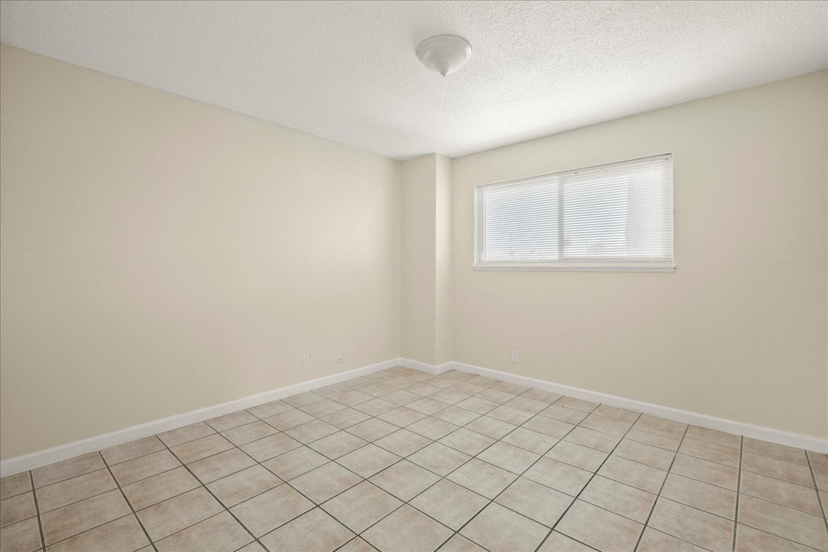 7123 Holly St, Oakland, CA 94621