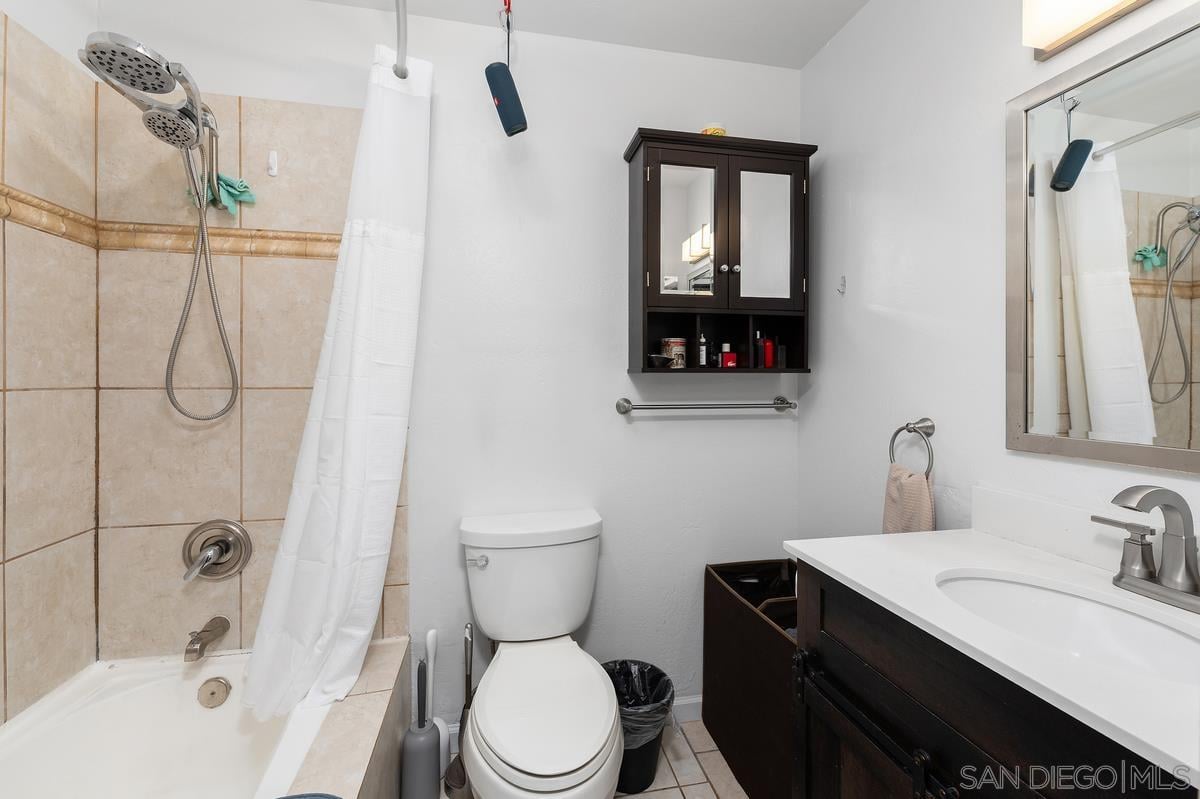 2530 Clairemont Dr 311