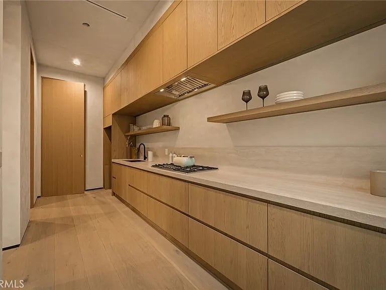 15450 Huston St