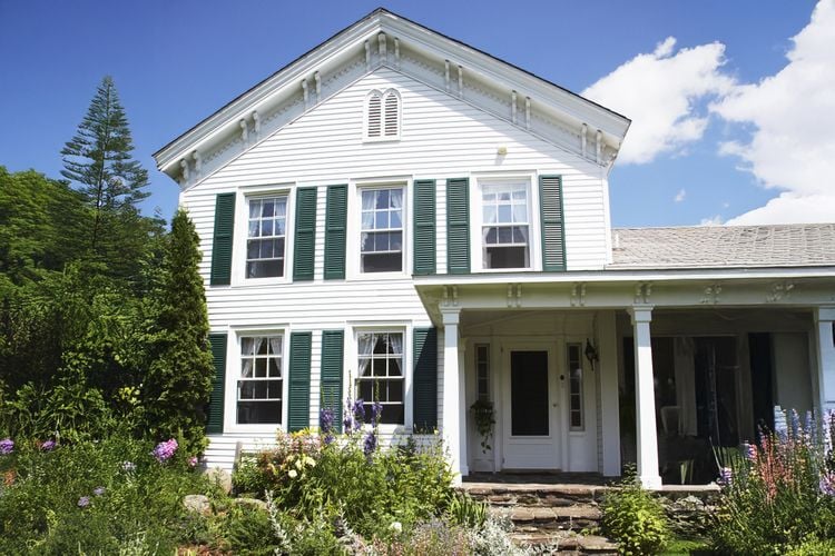 These 5 Exterior Paint Colors Are Everywhere Right Now, According to Realtors