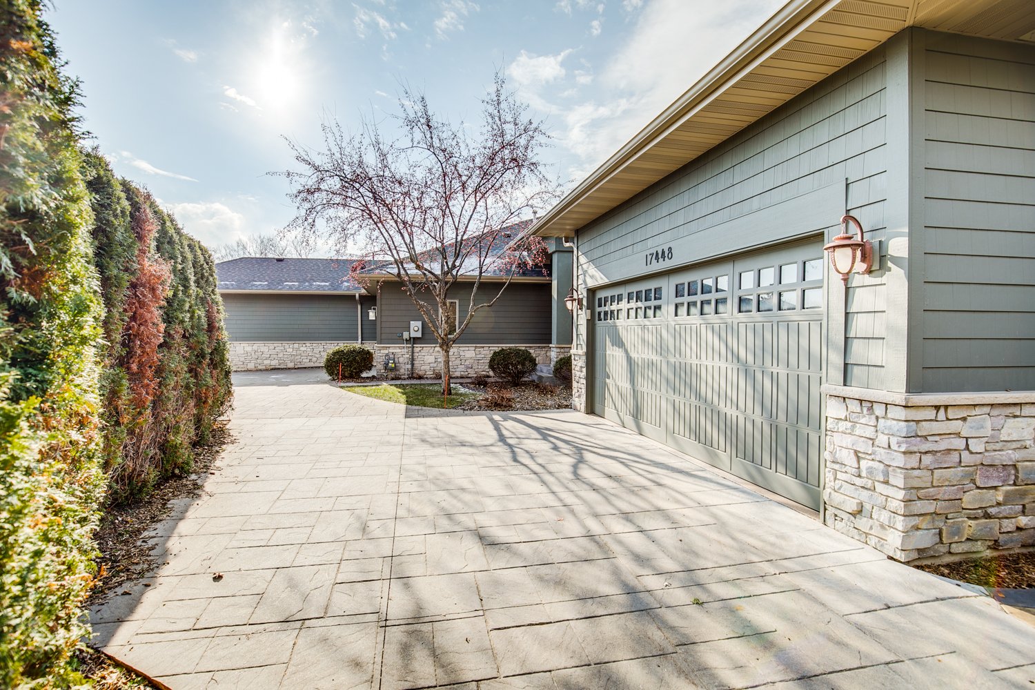 Luxurious Walkout End-Unit in Private Setting