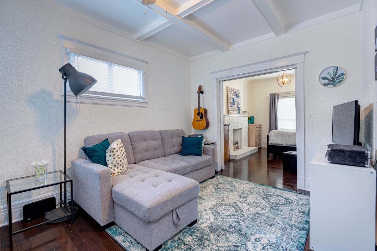 256 Woodbine Ave